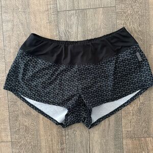 Oiselle Black Geometric Athletic Shorts